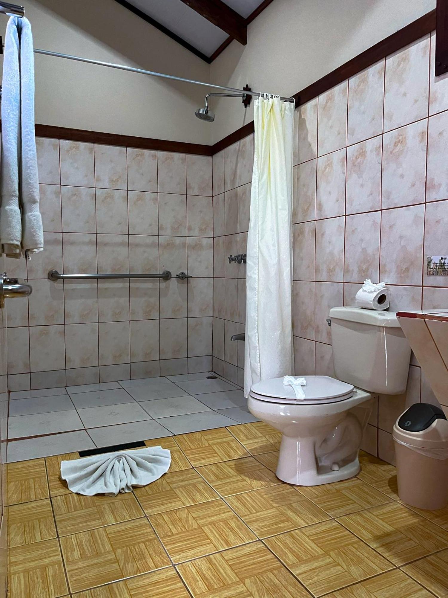 Arenal Roca Lodge & Bungalows La Fortuna Rom bilde